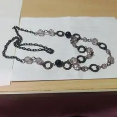 黒とピンクのビーズの多層ネックレス — image 1