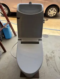 中古品　イナックスシャワートイレ — image 1