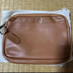 drug store's リアルぶたさんの牛革ポーチ — image 1
