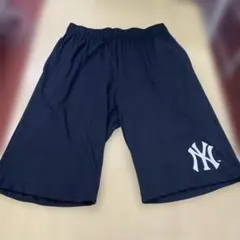 ニューヨーク・ヤンキース ブラックハーフパンツ黒Lサイズ — image 1