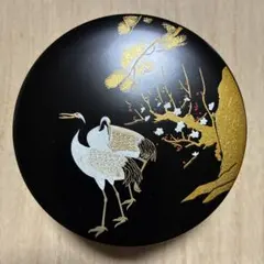 雪月花の香合（1月：松に鶴） — image 1