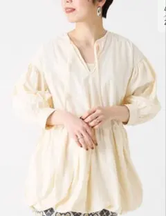 新品　シンプリシテェ　袖ボリューム タフタブラウス — image 1