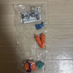 ドラゴンボール 超サイヤ人ゴッド超サイヤ人 孫悟空 HGフィギュア — image 1