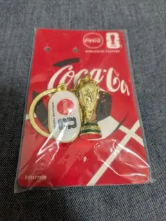 Coca-Cola FIFA ワールドカップ トロフィー キーホルダー — image 1