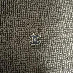 CHANEL ココマーク チャーム ゴールド ブラック — image 1