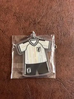 日本代表　アクリルチャームビスケット　サッカー　アウェイ　即日発送可 — image 1