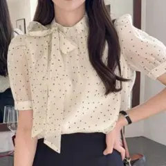 ドット柄リボン付き半袖ブラウス — image 1