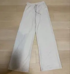 ねこ(*^▽^*)様専用　ZARA パンツ　ベージュ　ホワイト　丈長め — image 1