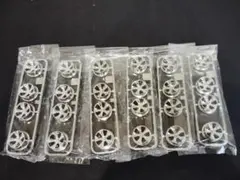【新品未使用】【匿名配送】中径ローハイトホイール　６セット　シルバー　ミニ四駆 — image 1