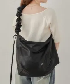 Chico 【A4対応】ドロストBIGショルダーバッグ — image 1