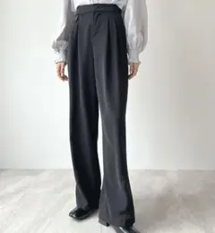 【新品.タグ付き】FutierlandハイウエストツータックスラックスLサイズ — image 1