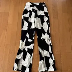 アブストラクトパターン ワイドパンツ — image 1