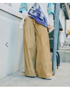 ニコアンド ムラ染め タックパンツ ワイドパンツ ベージュ Ｍサイズ — image 1