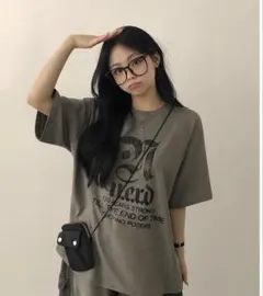 N.E.R.D ロゴプリント 半袖Tシャツ カーキ — image 1