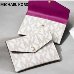 新品　未使用　MICHAEL KORS マイケルコース パスポートケース お財布 — image 1