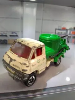 トミカ トヨタ ダイナ 散水車 — image 1