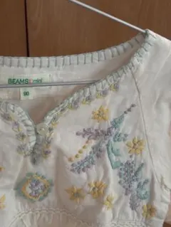 BEAMS mini 刺繍ブラウス — image 1