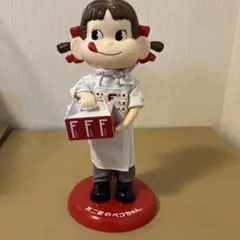 不二家 オリジナル 卓上ペコちゃん ペコちゃん人形 ユニフォームバージョン — image 1