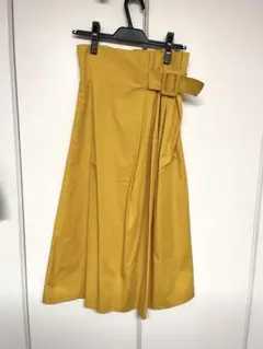 送料込！♡ZARA♡ ミモレ丈　鮮やかイエロー　スカート サイズ　XS — image 1