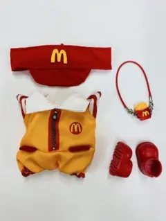 ラブブ マクドナルド 着せ替え服 4点セット 店員さん 17cmぬいぐるみ服 靴 — image 1