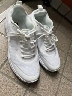 FILA ホワイト スニーカー — image 1