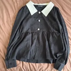 黒いフラワー模様の長袖ブラウス — image 1