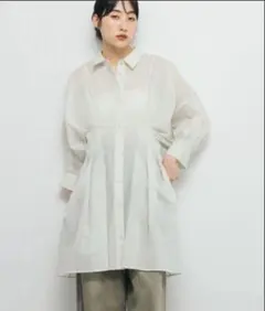 KBF ウエストタックシアーストライプミニワンピース　シャツ アイボリー — image 1