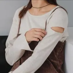 Kastane カットアウトリブロンTベージュ ショート丈 長袖 (未使用) — image 1