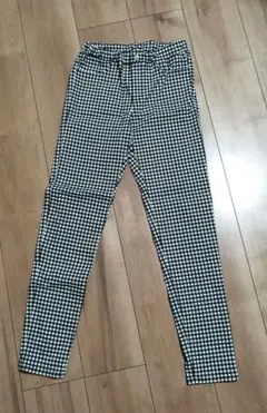 未使用品　GU　ストレッチチェックパンツ　150 — image 1