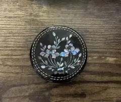 香合 螺鈿細工　花模様の黒色小物入れ　アンティーク　工芸品　レトロ　貝細工 — image 1