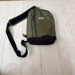 【美品】コールマン Coleman ワンショルダーバッグ ボディバッグ カーキ — image 1