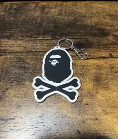 A BATHING APE PIRATE STORE キーホルダー — image 1