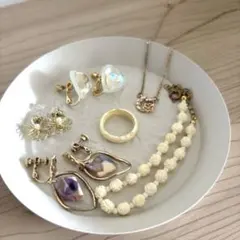 アクセサリー　まとめ売り　イヤリング　ネックレス　リング、ブレスレット　ゴールド — image 1