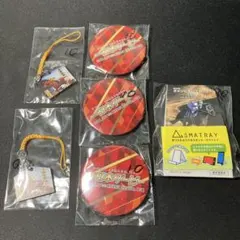 中京競馬場　東京競馬場　懸賞品　缶バッジ3点　絵馬型キーホルダー　2点　等セット — image 1