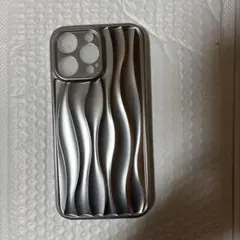 iPhone14promax用 ウェーブデザイン ハードケース シルバー — image 1