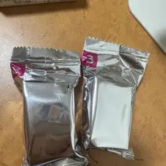 ちいかわチョコボックス　うさぎ 古本屋 ミニフィギュア キーホルダー 2種セット — image 1