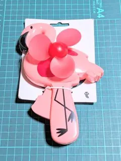 ピンクのフラミンゴのハンディファン フライングタイガー　手動式の扇風機 — image 1